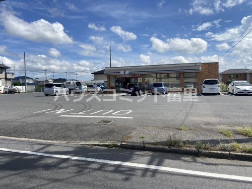 【コンビニエンスストア】セブン-イレブン　成田西三里塚店まで1220ｍ