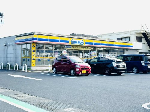 【コンビニエンスストア】ミニストップ　富里獅子穴店まで387ｍ