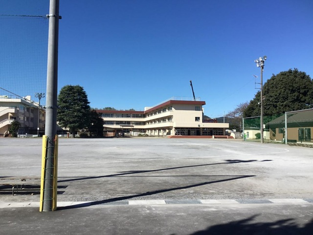 【小学校】太田市立毛里田小学校 まで2600ｍ