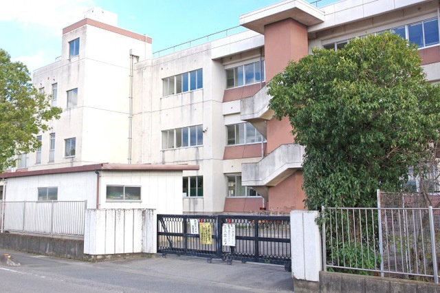 【小学校】太田市立城西小学校 まで985ｍ