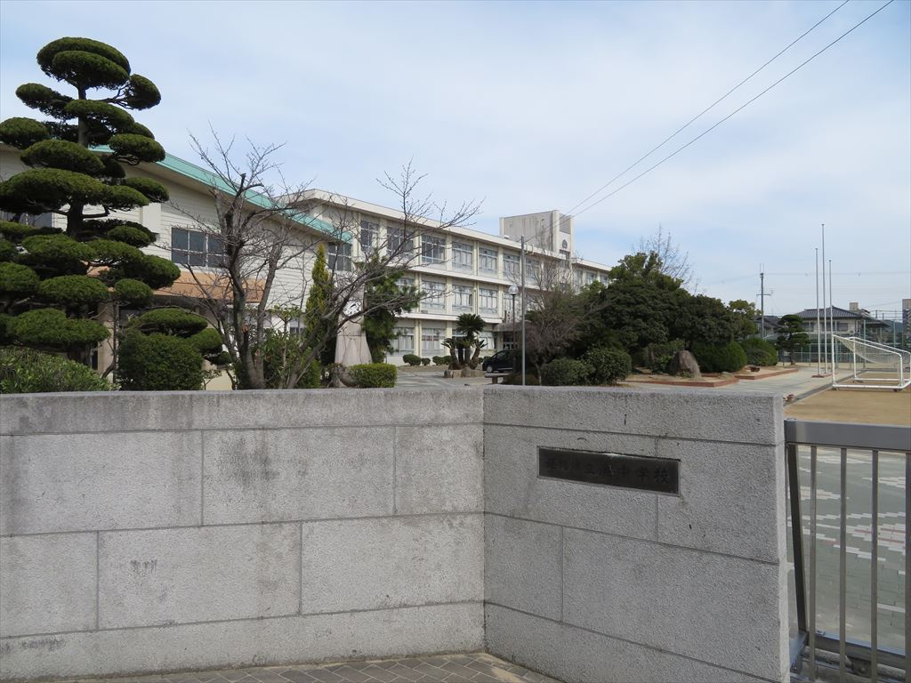 【中学校】灘中学校まで2100ｍ
