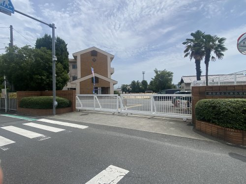 【小学校】玉井小学校まで190ｍ