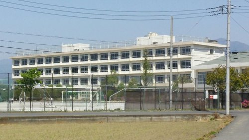 【中学校】平塚市立金旭中学校まで300ｍ