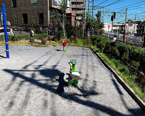 【公園】鶴川駅前五反田公園まで160ｍ