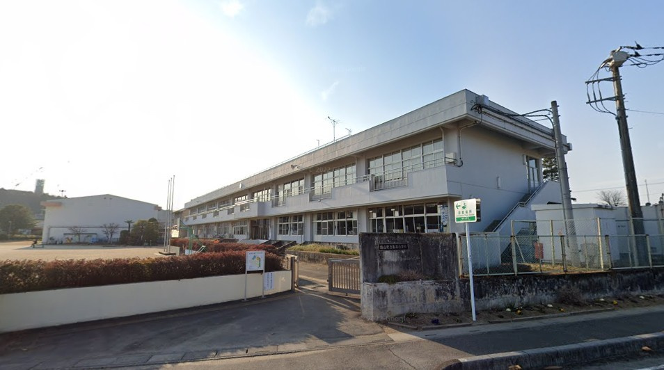 【小学校】鳩山町立亀井小学校まで1953ｍ