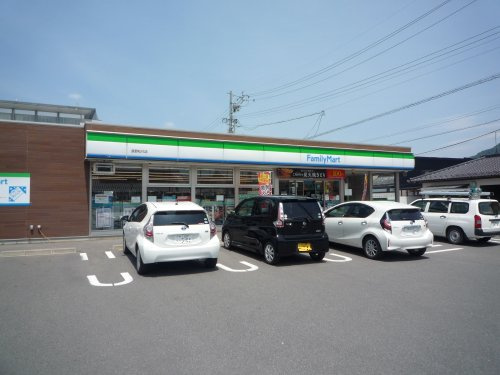【コンビニエンスストア】ファミリーマート　長野松代店まで770ｍ