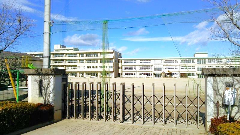 【小学校】渋川市立古巻小学校 まで1941ｍ