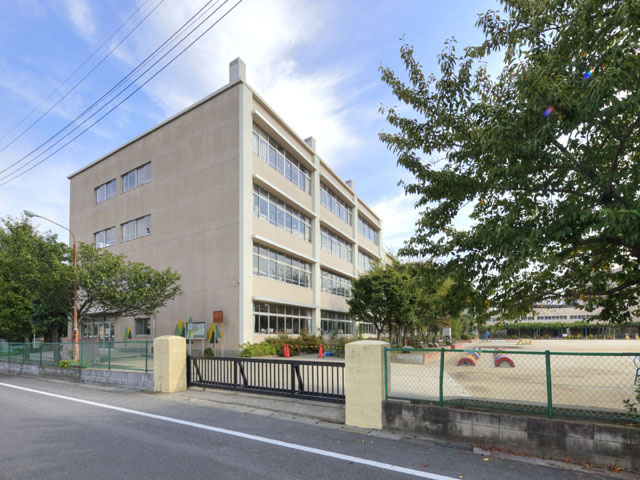 【小学校】越谷市立南越谷小学校まで1042ｍ