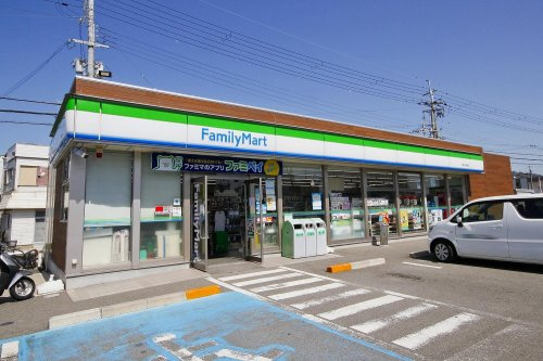 【コンビニエンスストア】ファミリーマート　和歌山園部店まで1170ｍ