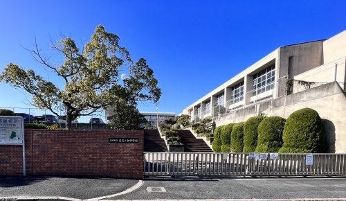 【中学校】広陵町立真美ケ丘中学校まで1561ｍ