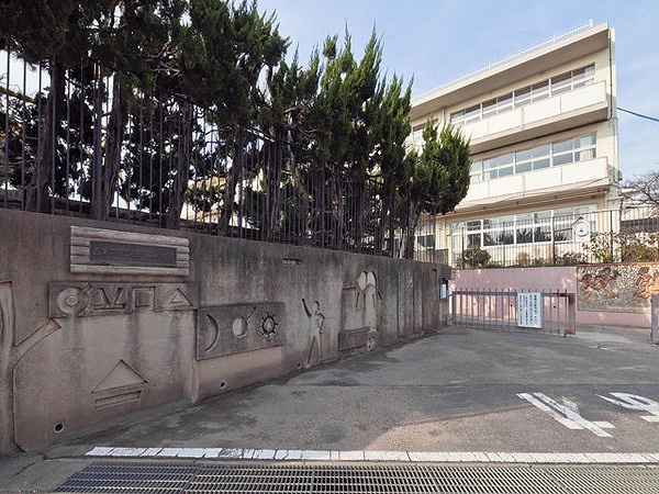 【小学校】西東京市立谷戸第二小学校まで370ｍ