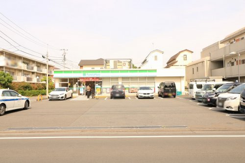 【コンビニエンスストア】ファミリーマート　関町北二丁目店まで1020ｍ