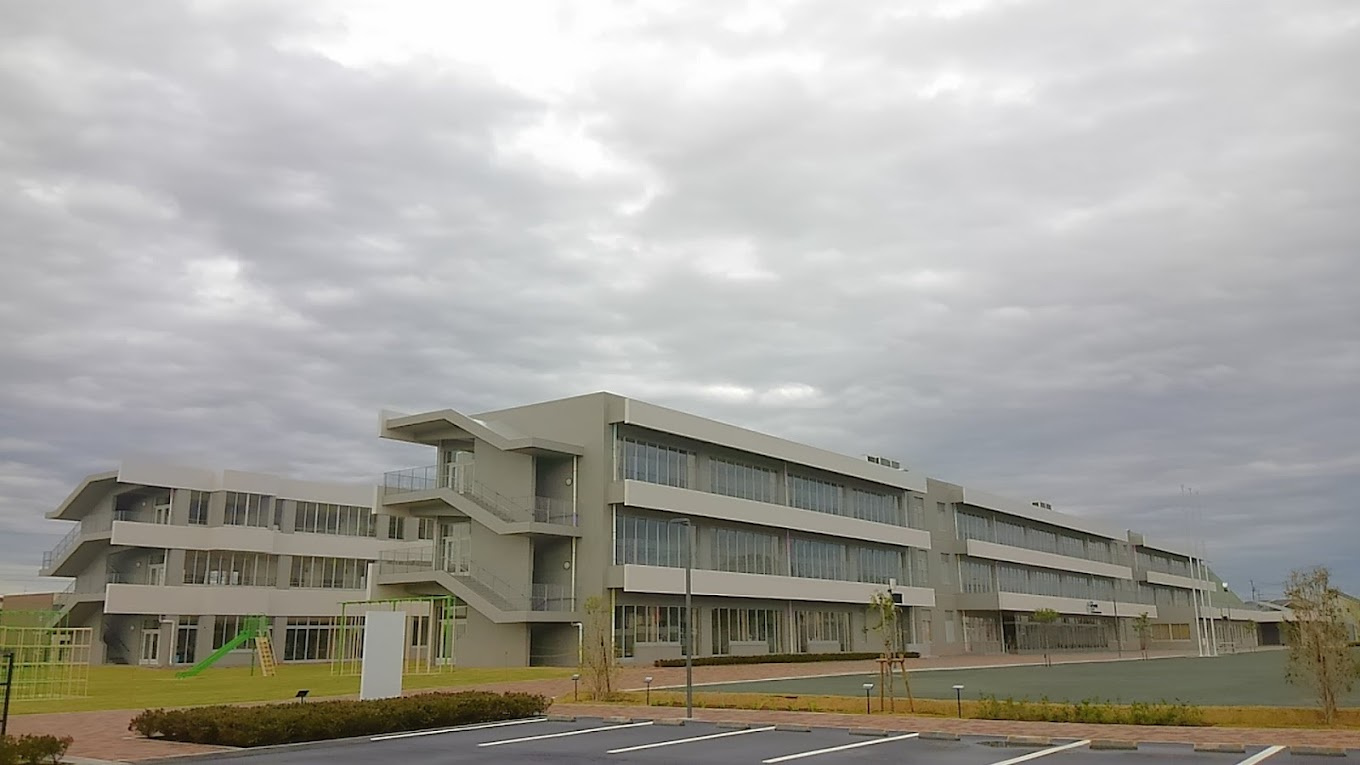 【中学校】みどりの学園義務教育学校まで711ｍ