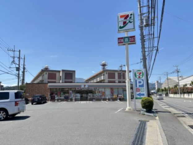 【コンビニエンスストア】セブンイレブン　厚木飯山黄金原店まで130ｍ