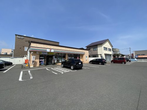 【コンビニエンスストア】セブンイレブン　苫小牧大町1丁目店まで154ｍ