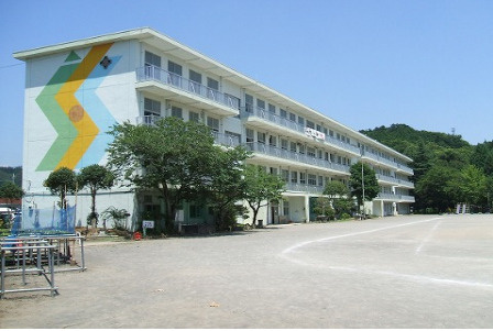 【小学校】三島市立沢地小学校まで1069ｍ
