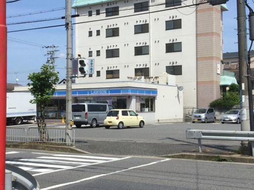 【コンビニエンスストア】ローソン　大津本堅田四丁目店まで853ｍ