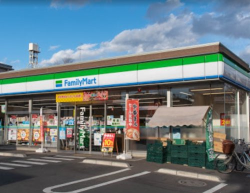【コンビニエンスストア】ファミリーマート　町田金森店まで869ｍ