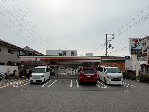 【コンビニエンスストア】セブンイレブン　尼崎武庫之荘5丁目店まで689ｍ