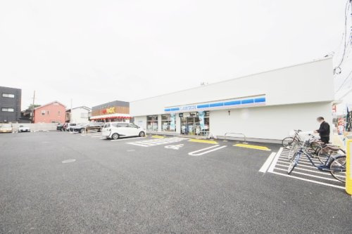 【コンビニエンスストア】ローソン練馬西大泉五丁目店まで748ｍ