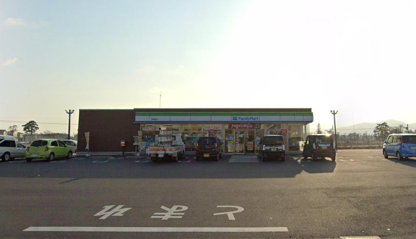 【コンビニエンスストア】ファミリーマート　笠間旭町店まで1062ｍ