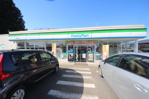【コンビニエンスストア】ファミリーマート清瀬中里店まで297ｍ