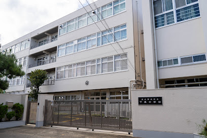 【中学校】東久留米市立下里中学校まで764ｍ