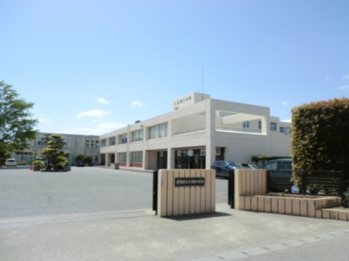 【小学校】伊勢崎市立宮郷小学校まで551ｍ