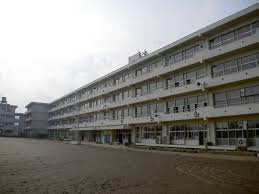 【小学校】焼津市立大富小学校まで352ｍ