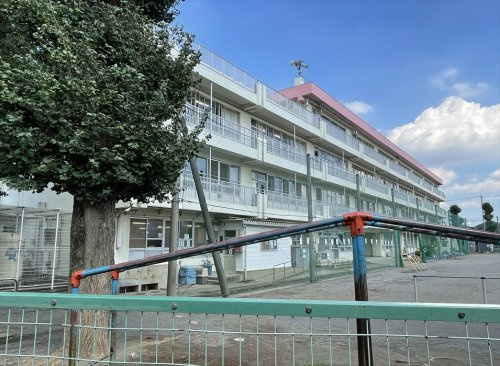 【小学校】富士見市立鶴瀬小学校まで730ｍ