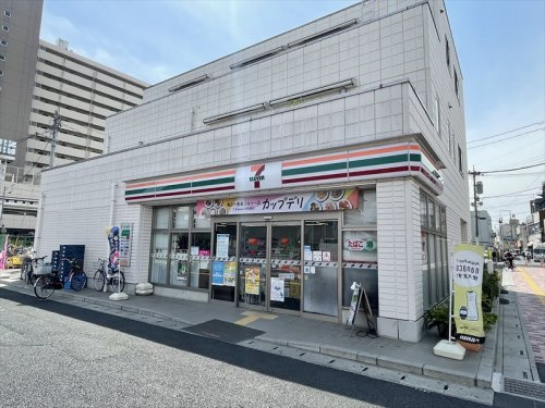 【コンビニエンスストア】セブンイレブン　鶴瀬駅東口店まで240ｍ