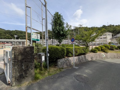 【小学校】上温品小学校まで788ｍ