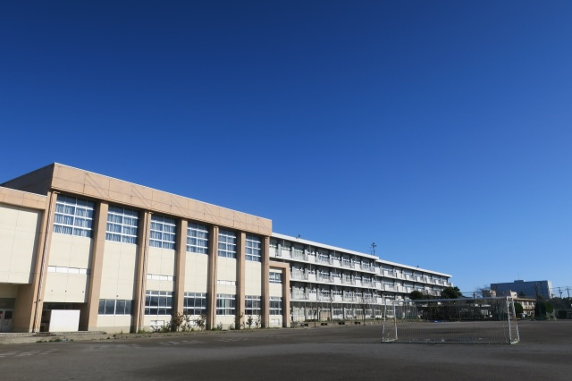 【中学校】忍中学校まで1200ｍ