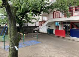 【幼稚園】若葉幼稚園まで2394ｍ