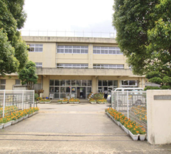 【小学校】柏市立酒井根小学校まで469ｍ