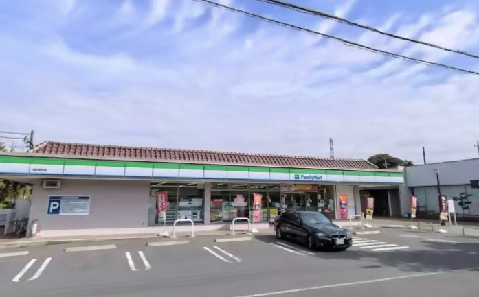 【コンビニエンスストア】ファミリーマート　柏花野井店まで360ｍ