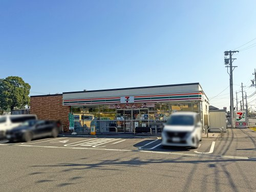 【コンビニエンスストア】セブンイレブン　四日市小生町店まで1055ｍ