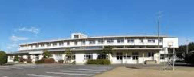 【中学校】足利市立愛宕台中学校まで585ｍ
