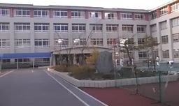 【中学校】岬中学校まで1026ｍ