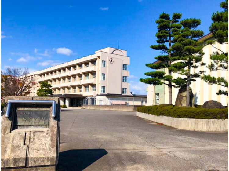 【中学校】板津中学校まで2702ｍ