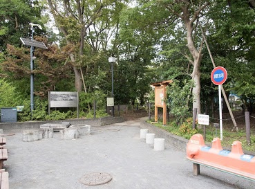 【公園】中目黒しぜんとなかよし公園まで400ｍ