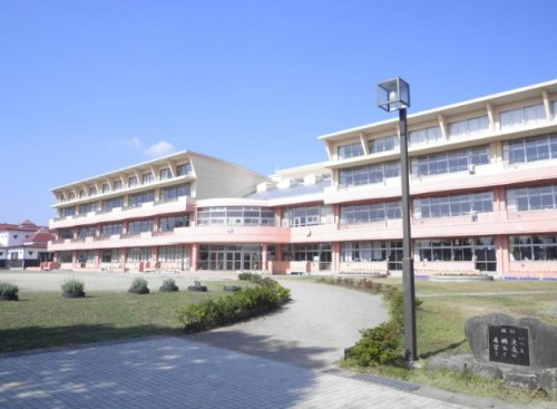 【小学校】瓜連小学校まで2040ｍ
