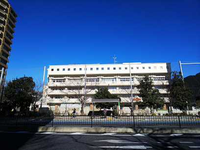 【小学校】文京区立窪町小学校まで826ｍ