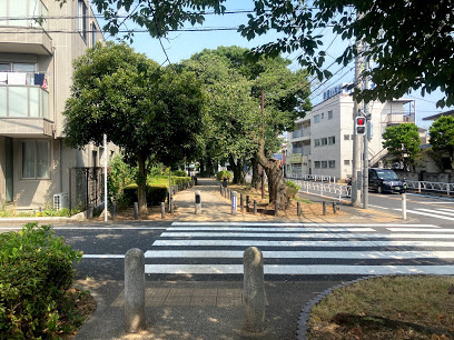 【公園】世田谷区立烏山川緑道まで261ｍ