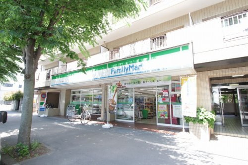 【コンビニエンスストア】ファミリーマートみよし台店まで510ｍ