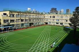 【小学校】新宿区立大久保小学校まで567ｍ