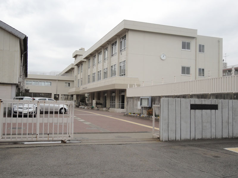 【中学校】相模原市立新町中学校まで900ｍ