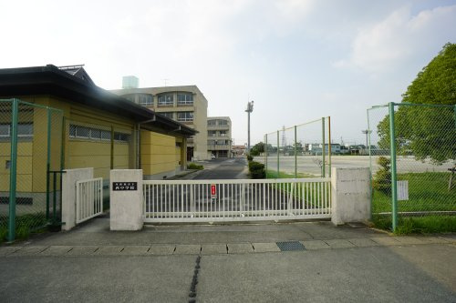 【中学校】尾張旭市立西中学校まで740ｍ