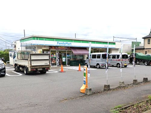 【コンビニエンスストア】ファミリーマート緑が丘店まで1114ｍ