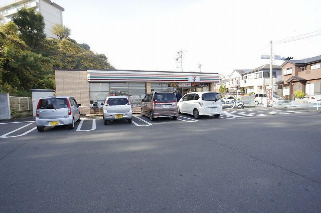 【コンビニエンスストア】セブンイレブン　二宮インター店まで658ｍ